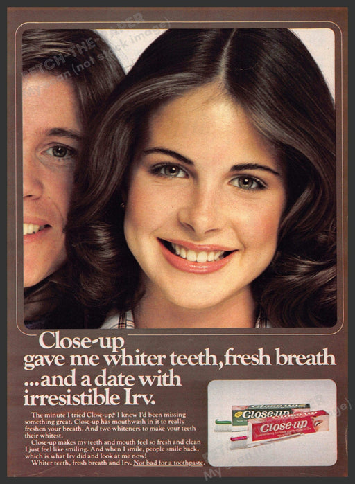 Close-up Fresh Breath 1970s Print Advertisement 1977 Toothpaste Teens Smile Close-Up