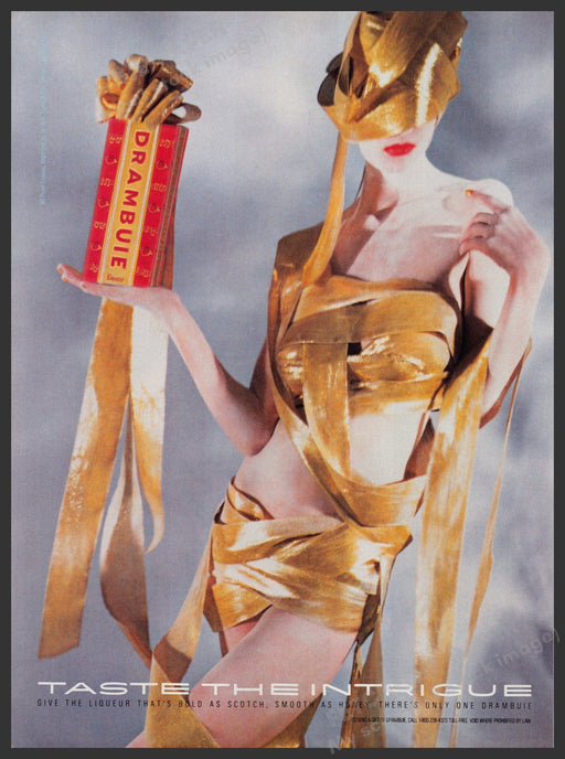 Drambuie 1980s Print Advertisement Ad 1988 Gold Ribbon "Taste the Intrigue" Fetch-the-Paper