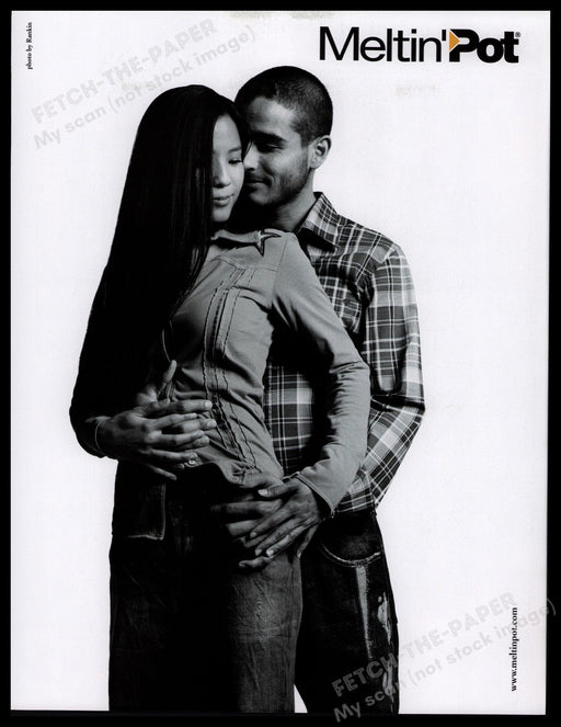 Meltin' Pot Clothing 2000s Print Advertisement 2005 Embracing Couple Fetch-the-Paper
