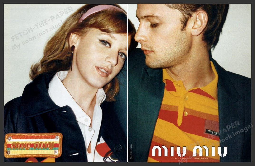 Miu Miu 2000s Print Advertisement (2 pages) 2005 Embracing Couple Fetch-the-Paper