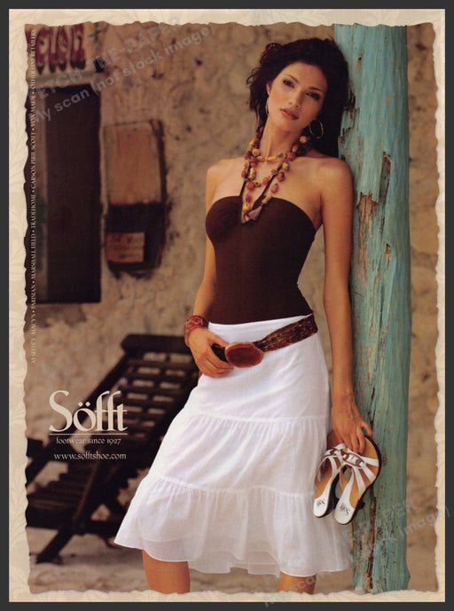 Sofft Shoes 2000s Print Advertisement Ad 2006 Sexy Model Shoulders Tan Fetch the Paper!