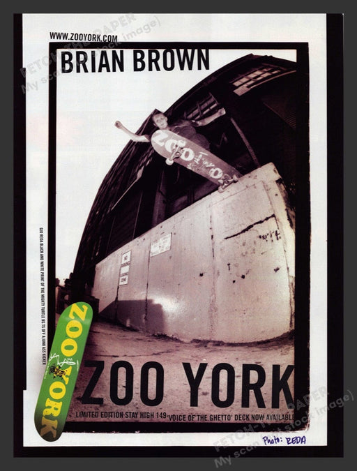 2002 Zoo York Brian Brown Skateboarding Print Advertisement Ad Fetch the Paper!