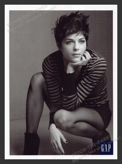 Gap 2000s Print Advertisement 2007 Selma Blair Fashion Magazine Snapshot Actor Fetch the Paper!